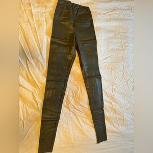 aritzia daria legging
